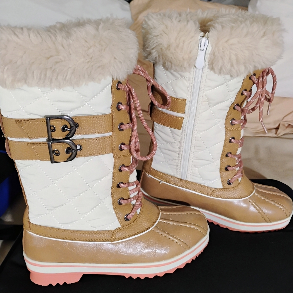 3M Thinsulate Women's Winter Boots  sz 5